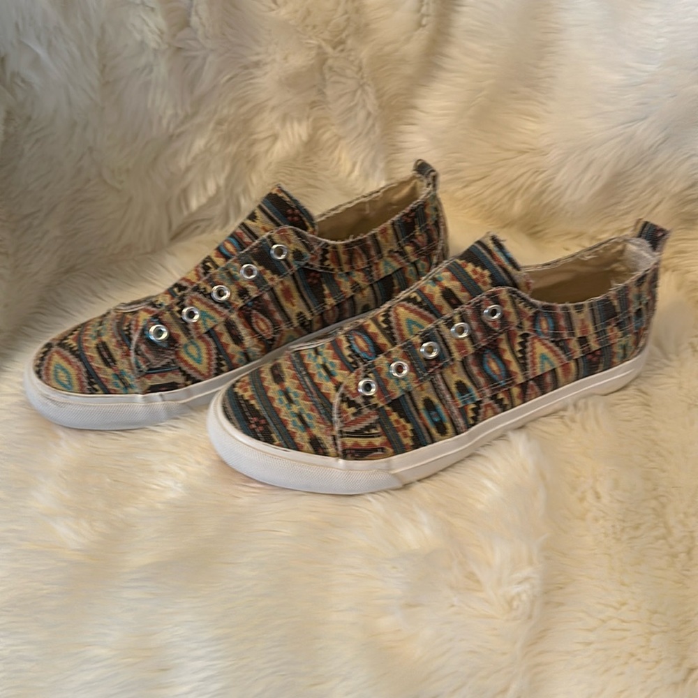 NWOT Corkys Babalu Slip Ons Size 9